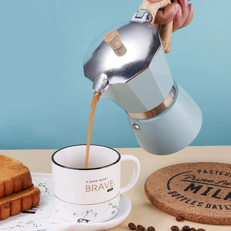 Classic Italian Moka Pot – Vintage Wooden Handle Espresso Maker